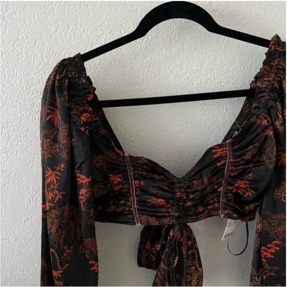 Urban Outfitters Black Printed Ruched Front Crop Top - Picture 2 of 7
